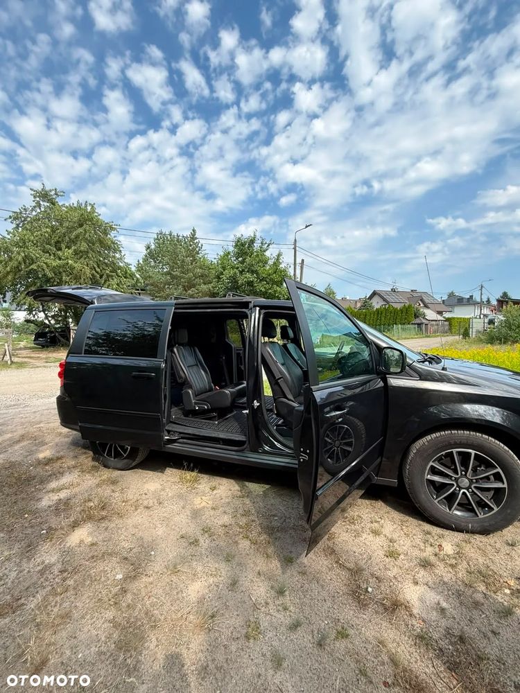 Dodge Grand Caravan 3.6 R/T - 34