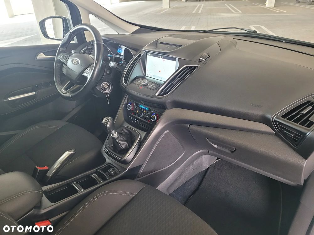 Ford Grand C-MAX - 10