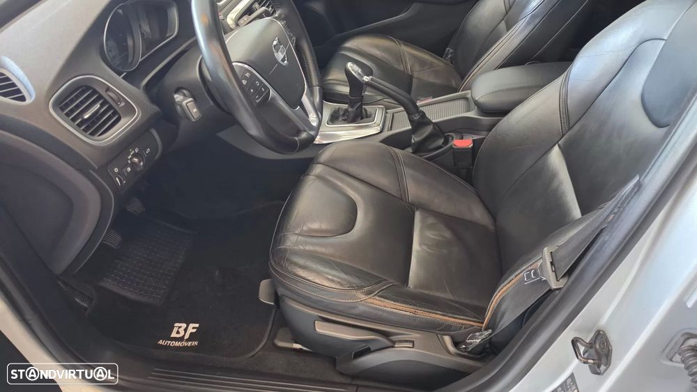 Volvo V40 Cross Country 1.6 D2 Summum - 38