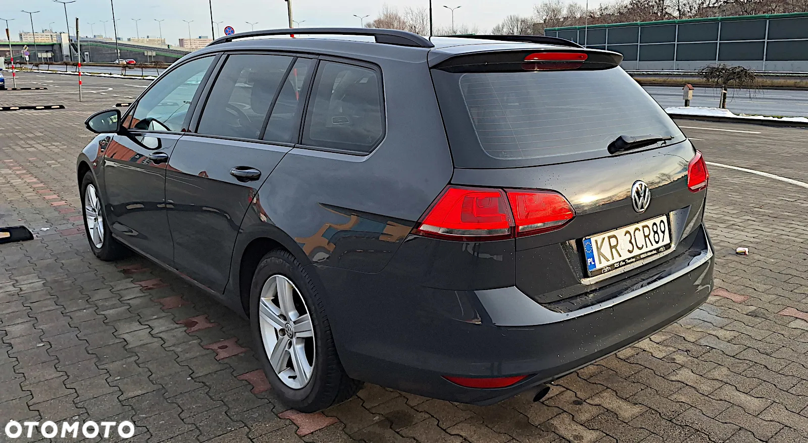 Volkswagen Golf 1.6 TDI BlueMotion Technology Comfortline - 4