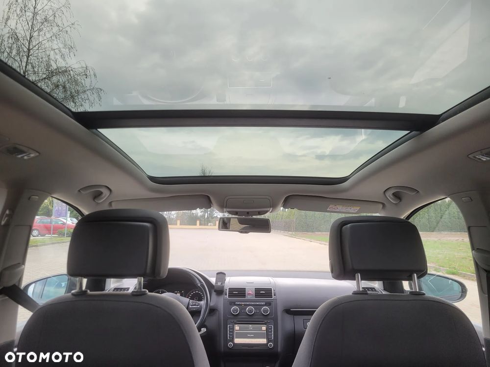 Volkswagen Touran - 16