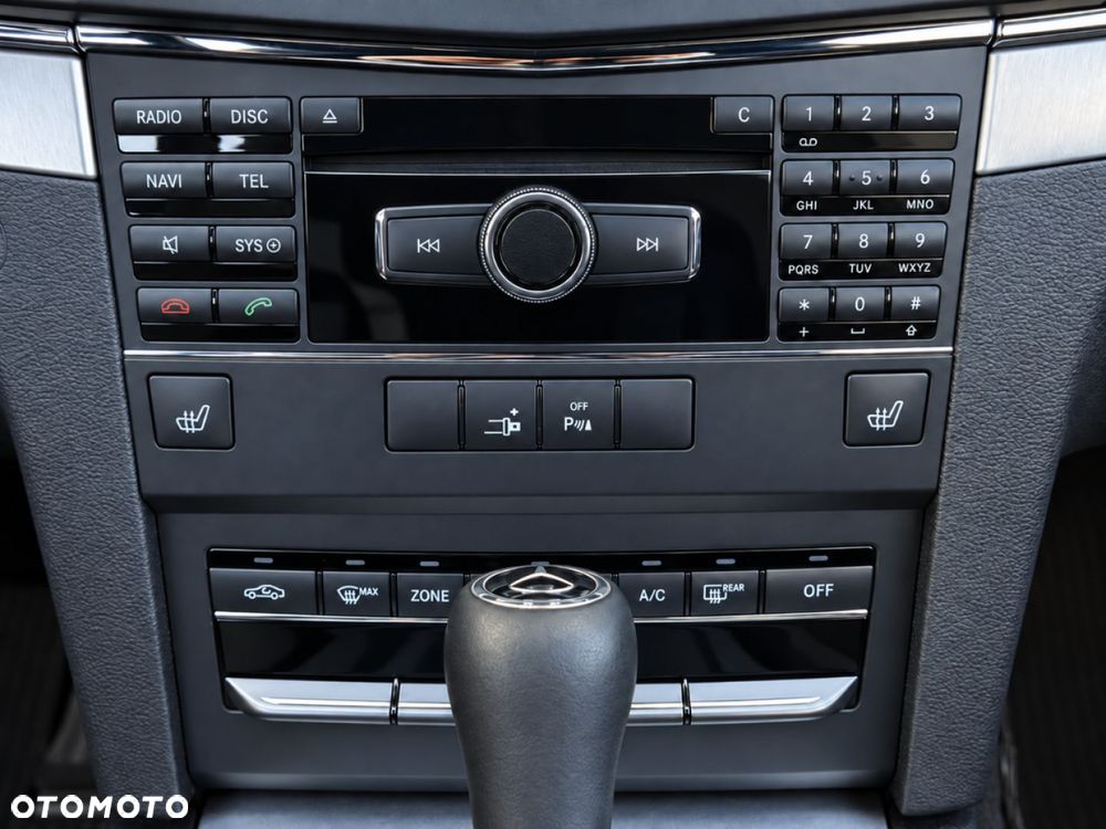 Mercedes-Benz Klasa E 250 CGI BlueEFFICIENCY Automatik Avantgarde - 25