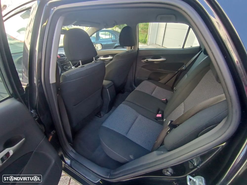 Toyota Auris 1.4 D-4D Comfort+Pack Style - 21