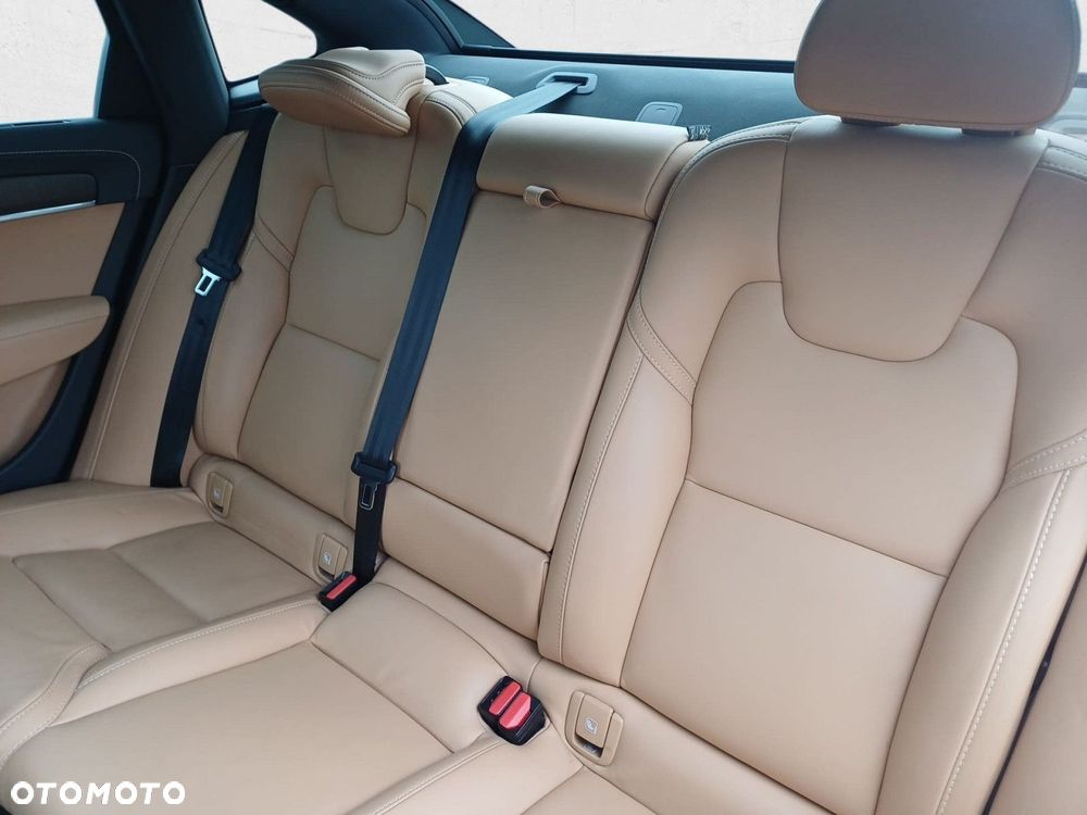 Volvo S90 - 17