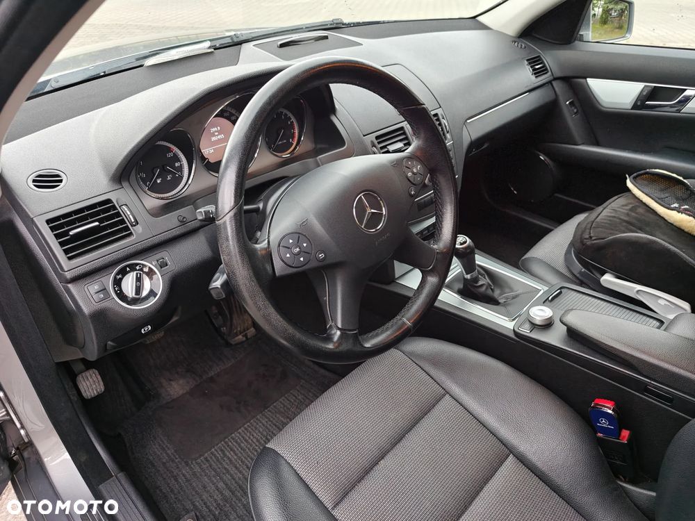 Mercedes-Benz Klasa C 180 CGI BlueEff Avantgarde - 6