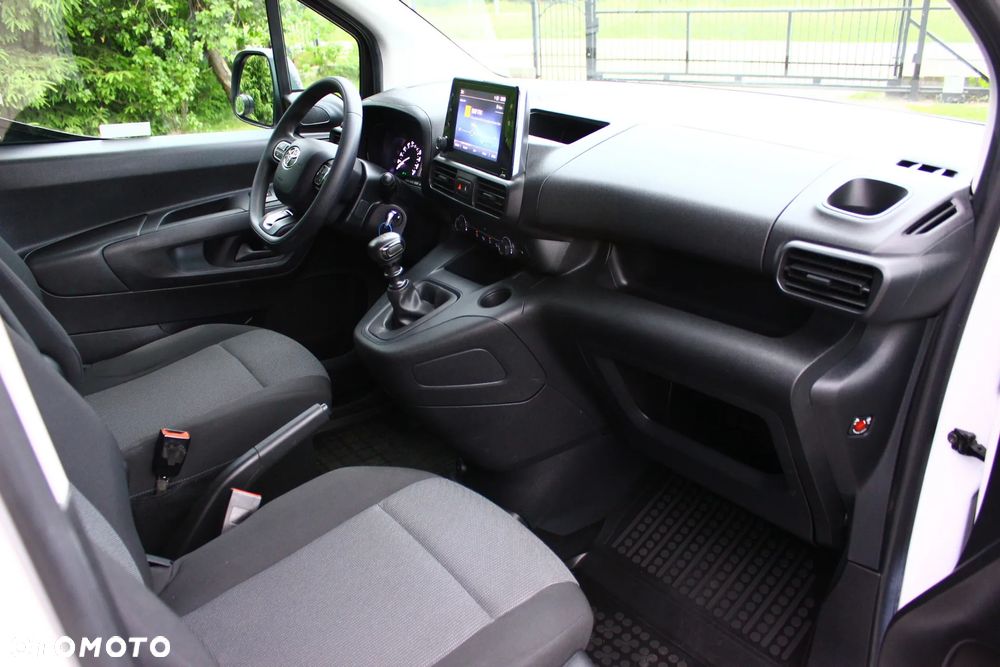 Toyota PROACE CITY BLASZAK 2 OSOBOWY 1.2 D-4T BENZYNA 110KM PEWNE AUTO FV23% - 32