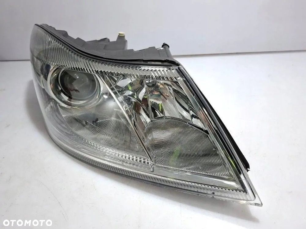 Skoda Octavia Mk2 (1Z) 2008 Reflektor lampa prawy przód 1Z1941018S - 3