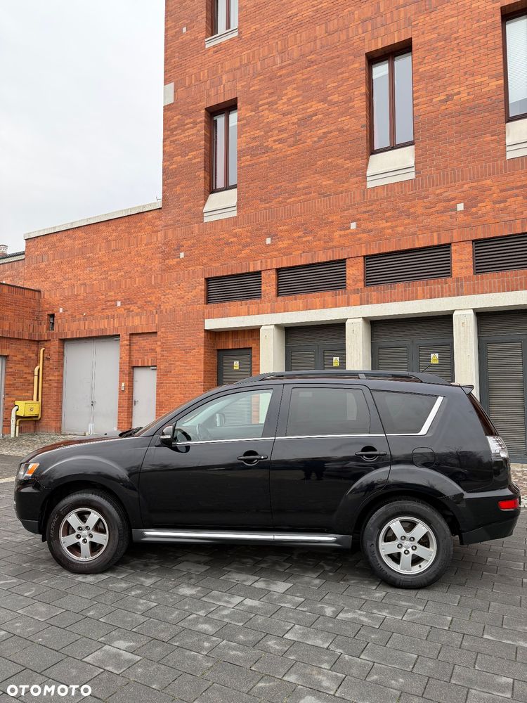 Mitsubishi Outlander 2.0 Intense + 2WD EU5 CVT - 23