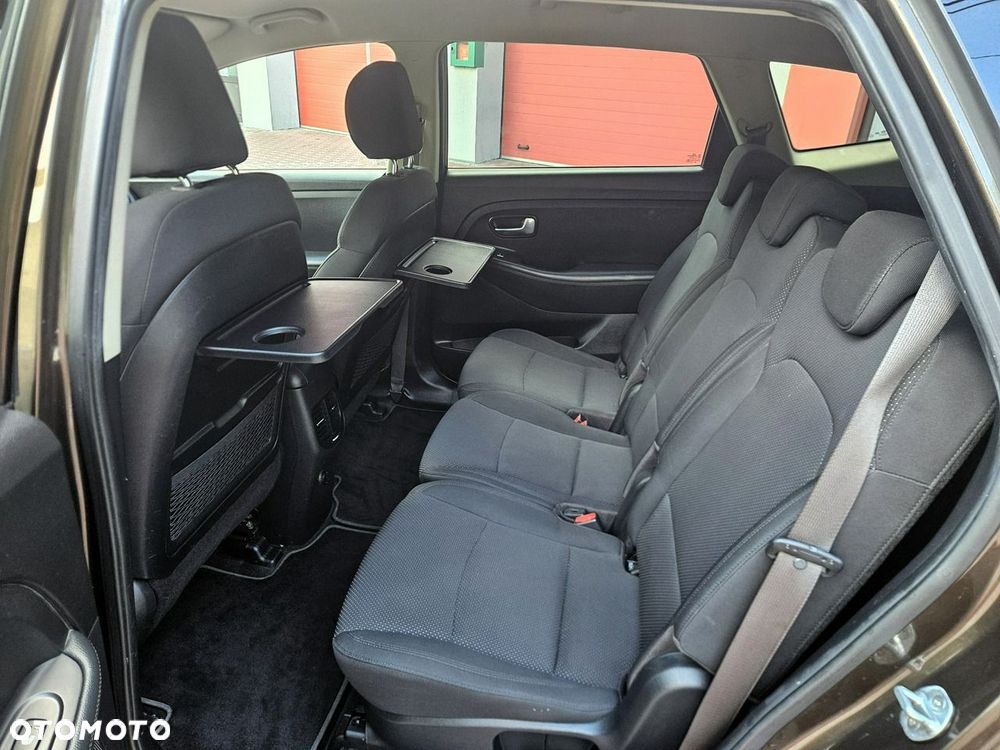 Kia Carens 1.6 GDI Dream-Team Edition - 24
