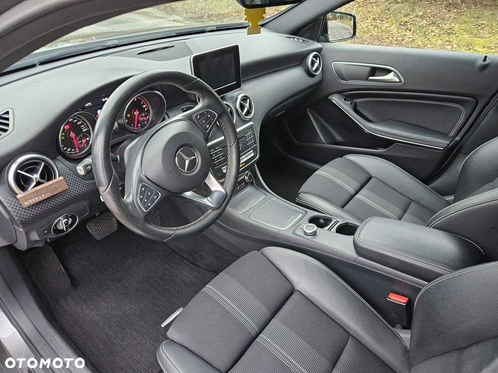 Mercedes-Benz Klasa A 180 7G-DCT StreetStyle - 12
