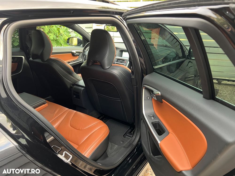 Volvo V60 D6 Plug-In-Hybrid AWD Geartronic Summum - 12