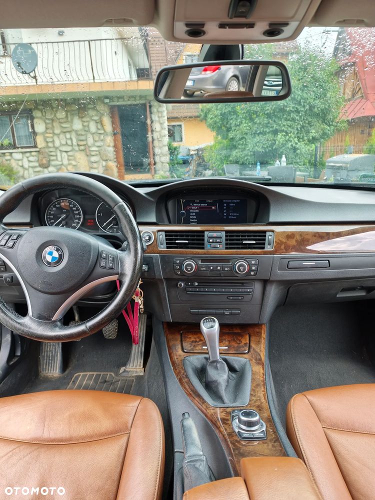 BMW Seria 3 318d - 4