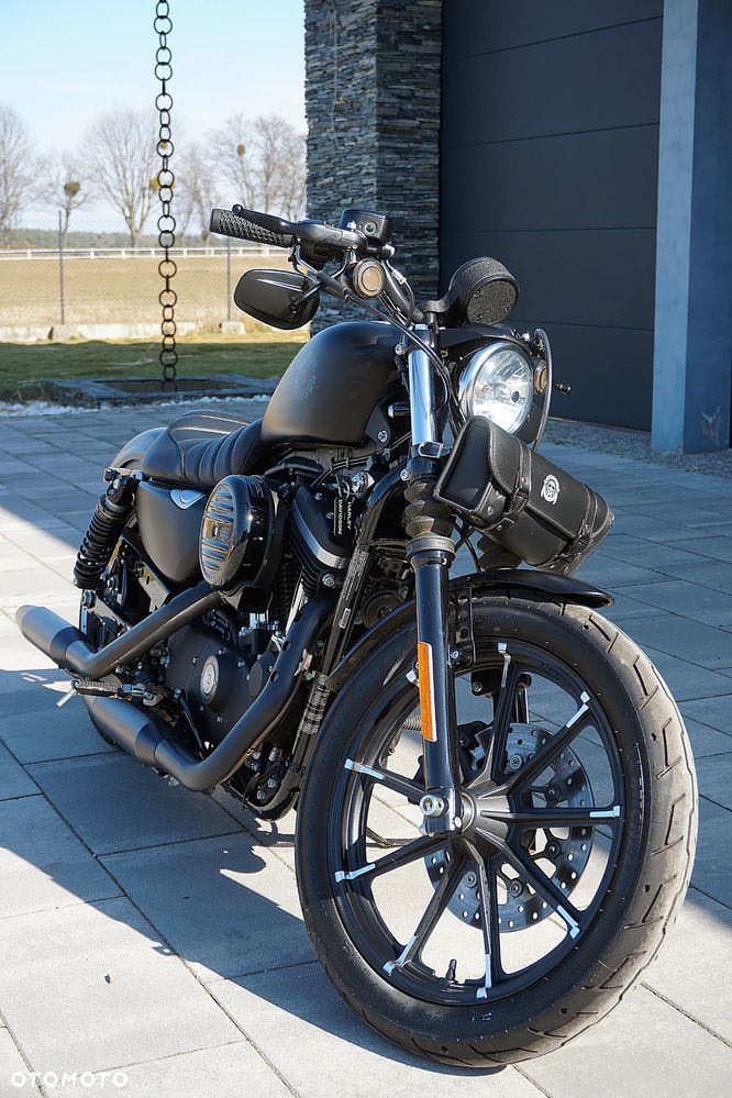 Harley-Davidson Sportster Iron 883 - 2