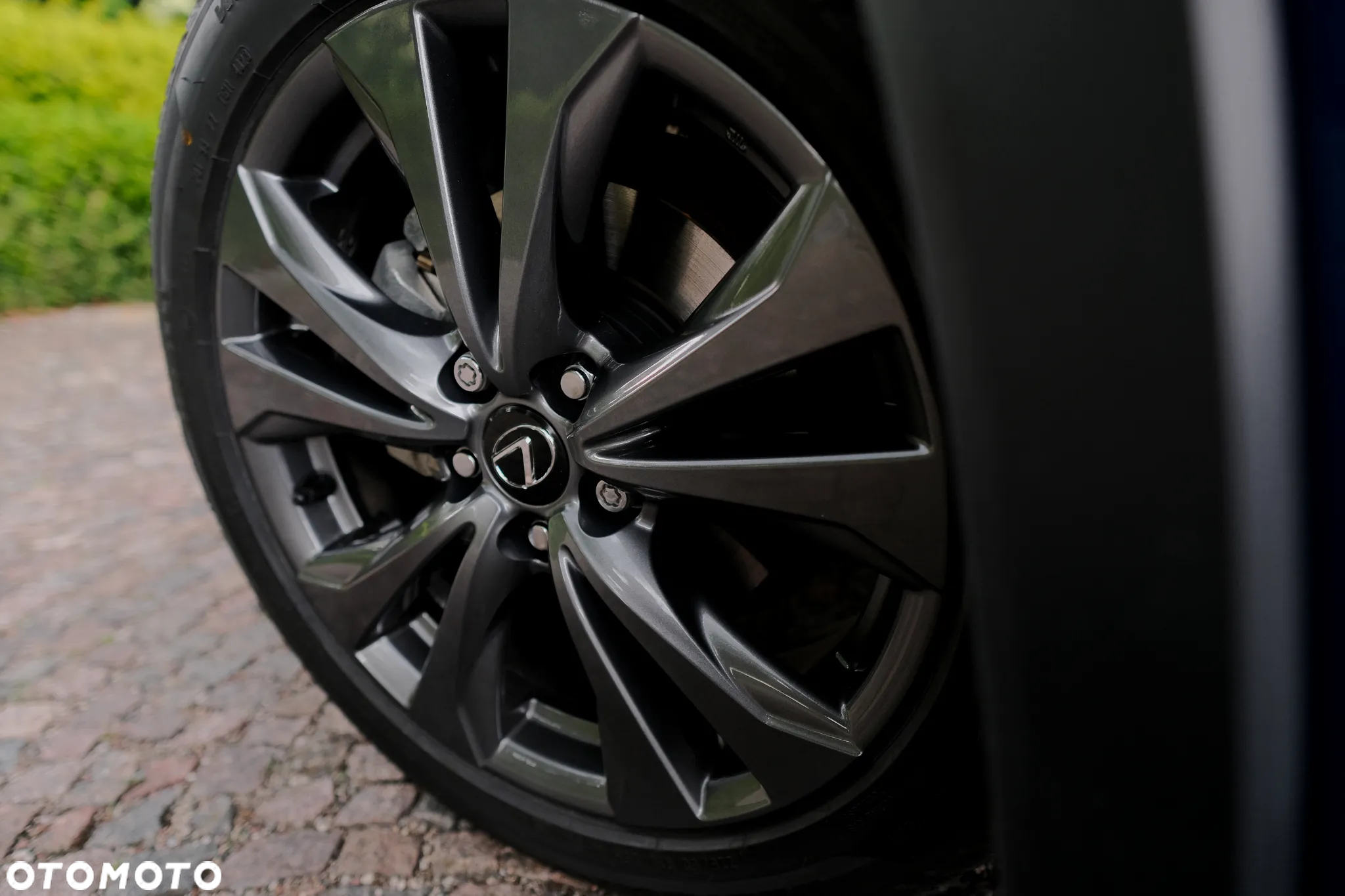 Lexus UX - 40