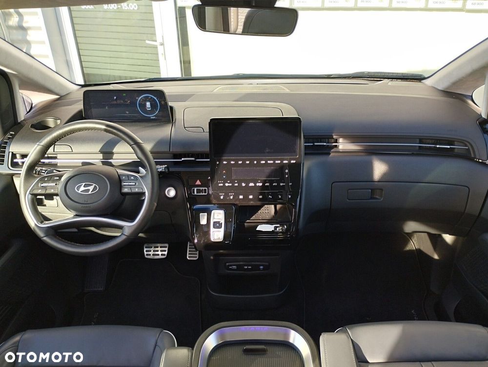 Hyundai Staria 1.6 T-GDI HEV Luxury - 4