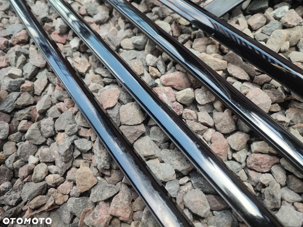 BMW E46 SEDAN ORYGINALNY KOMPLETNY KOMPLET LISTEW OZDOBNYCH SCHADOW-LINE / CZARNY WYSOKI POŁYSK / GLANZSCHWARZ M-PAKIET W DOBRYM STANIE O NR. 51 13 2 695 281 / 51 13 2 695 282 / 51 34 2 695 290 / 51 34 2 695 289 / 51 33 2 695 284 OEM W DOBRYM STANIE - 30