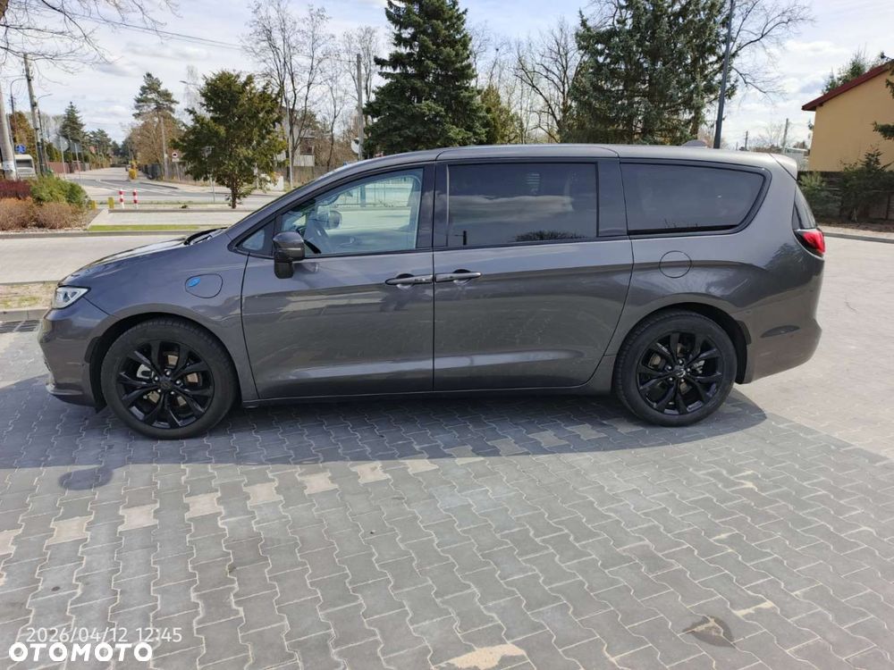 Chrysler Pacifica - 17