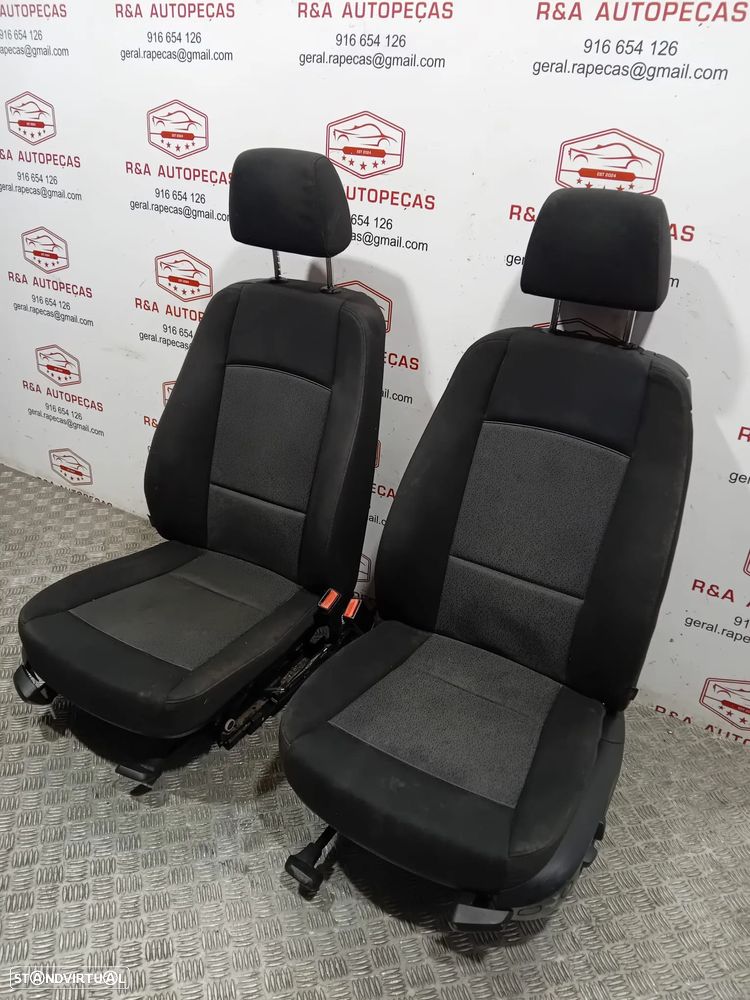 Conjunto de Bancos BMW Série 3 E92 em Tecido Original - 4