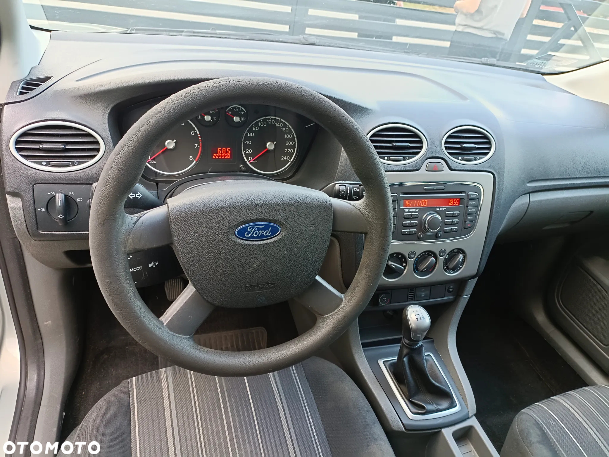 Ford Focus 1.6 Trend - 9