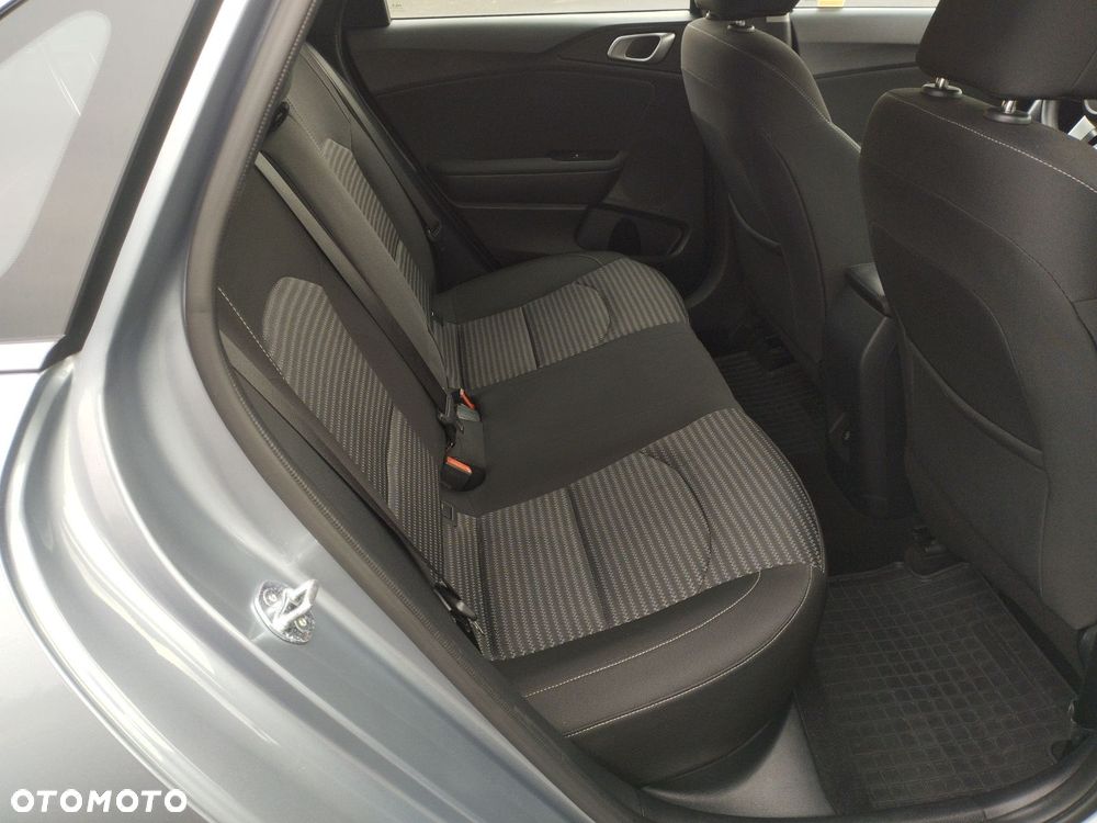 Kia Ceed 1.5 T-GDI M - 21