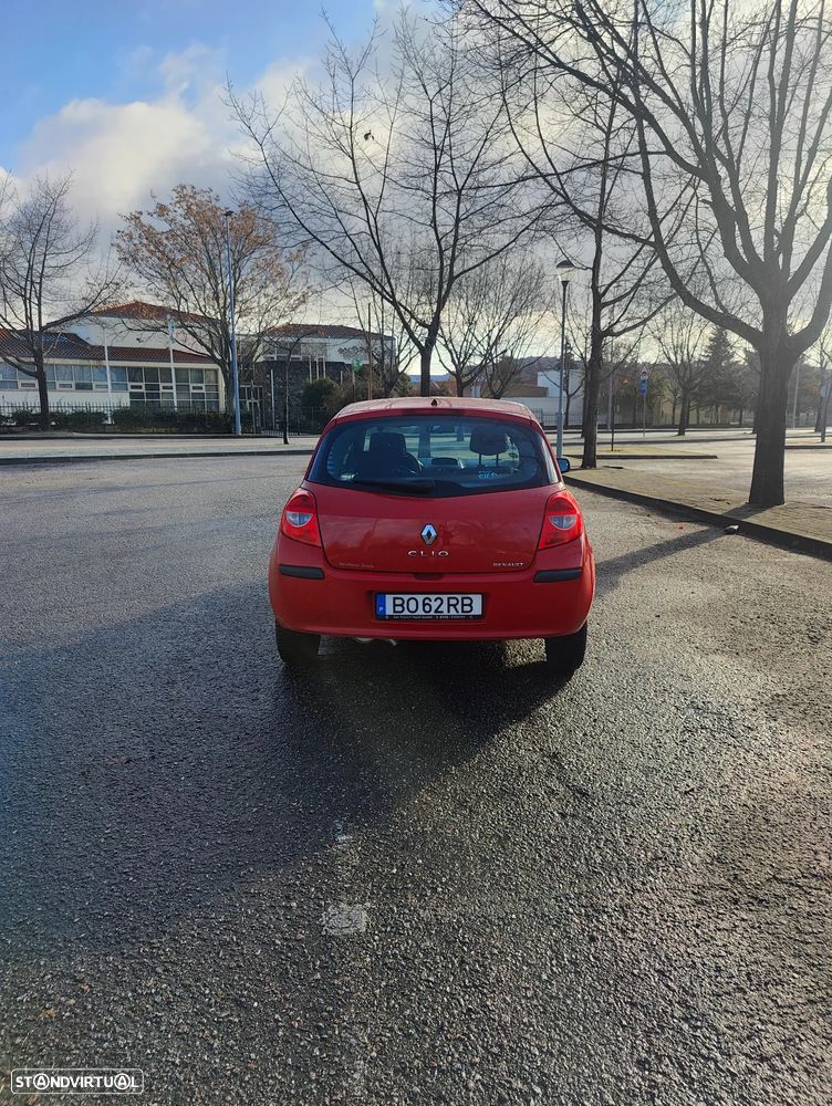 Renault Clio 1.2 16V 75 Dynamique - 2