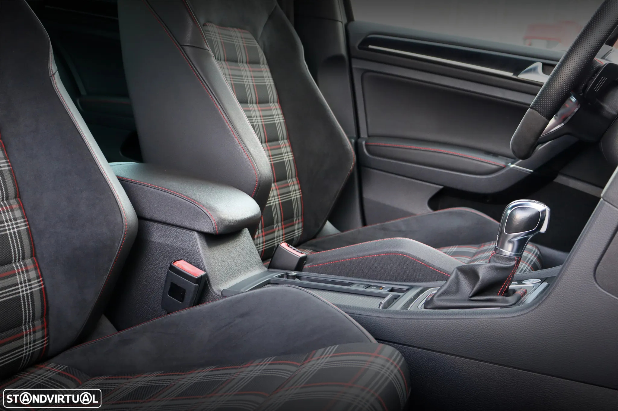 VW Golf 2.0 TSi GTi DSG - 34