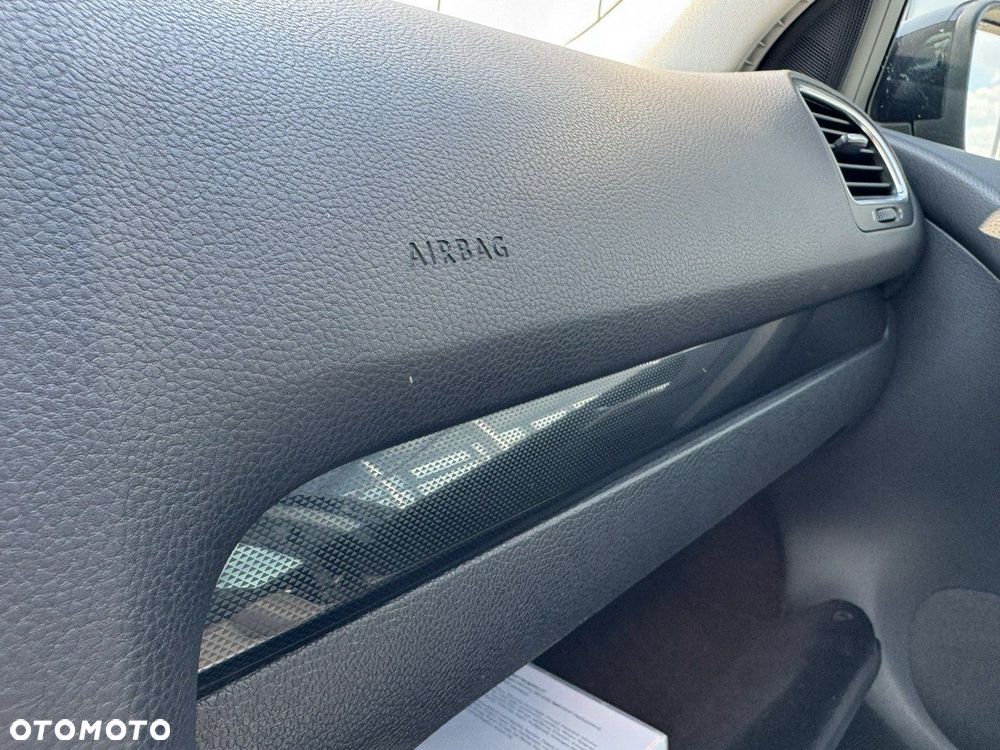 Volkswagen Golf 1.6 Comfortline - 24