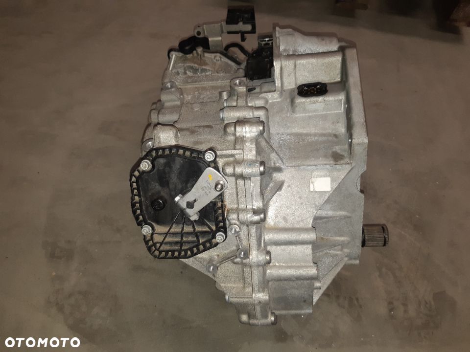 SKRZYNIA BIEGÓW automatyczna VW AUDI SEAT SKODA UUF - 1