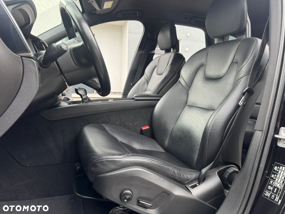 Volvo XC 60 D4 AWD Geartronic Momentum - 18