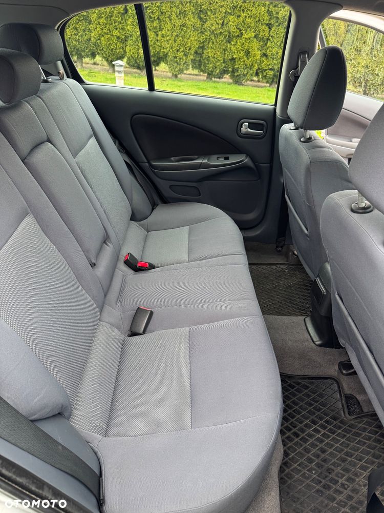Nissan Almera 1.5 Visia + - 16