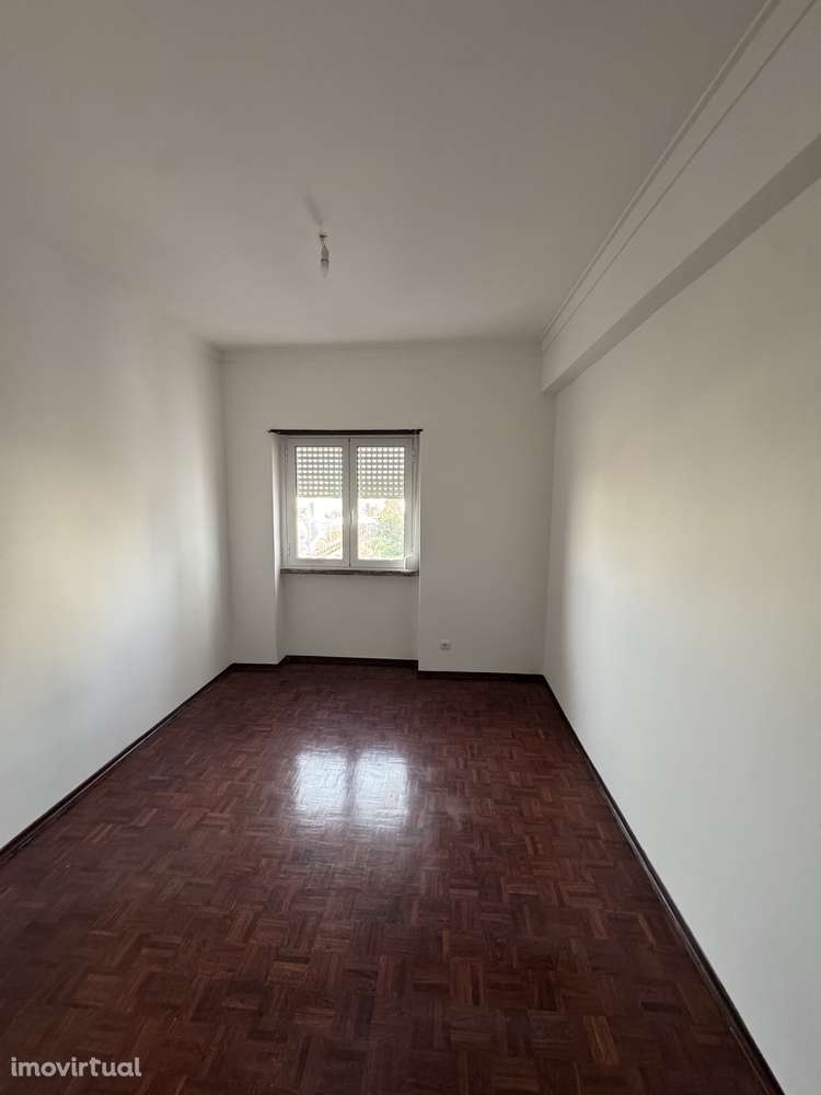 Apartamento T2 com varanda e elevador - Grande imagem: 3/7