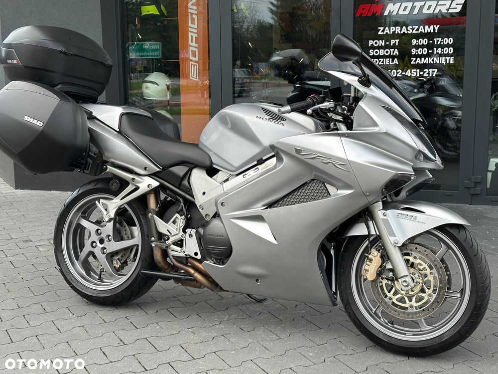 Honda VFR - 1