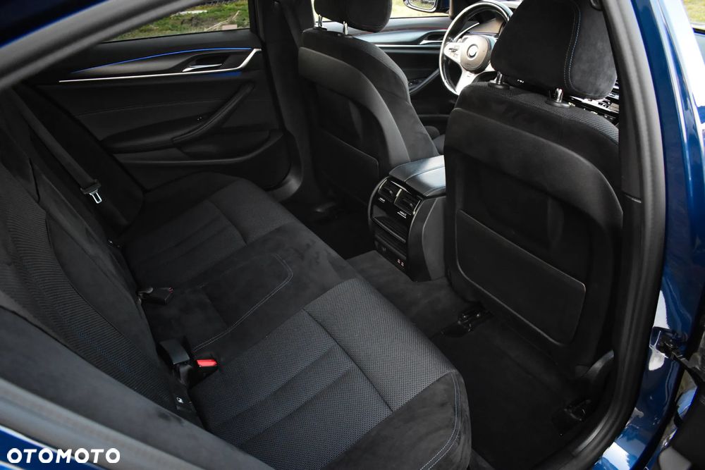 BMW Seria 5 520d M Sport sport - 9