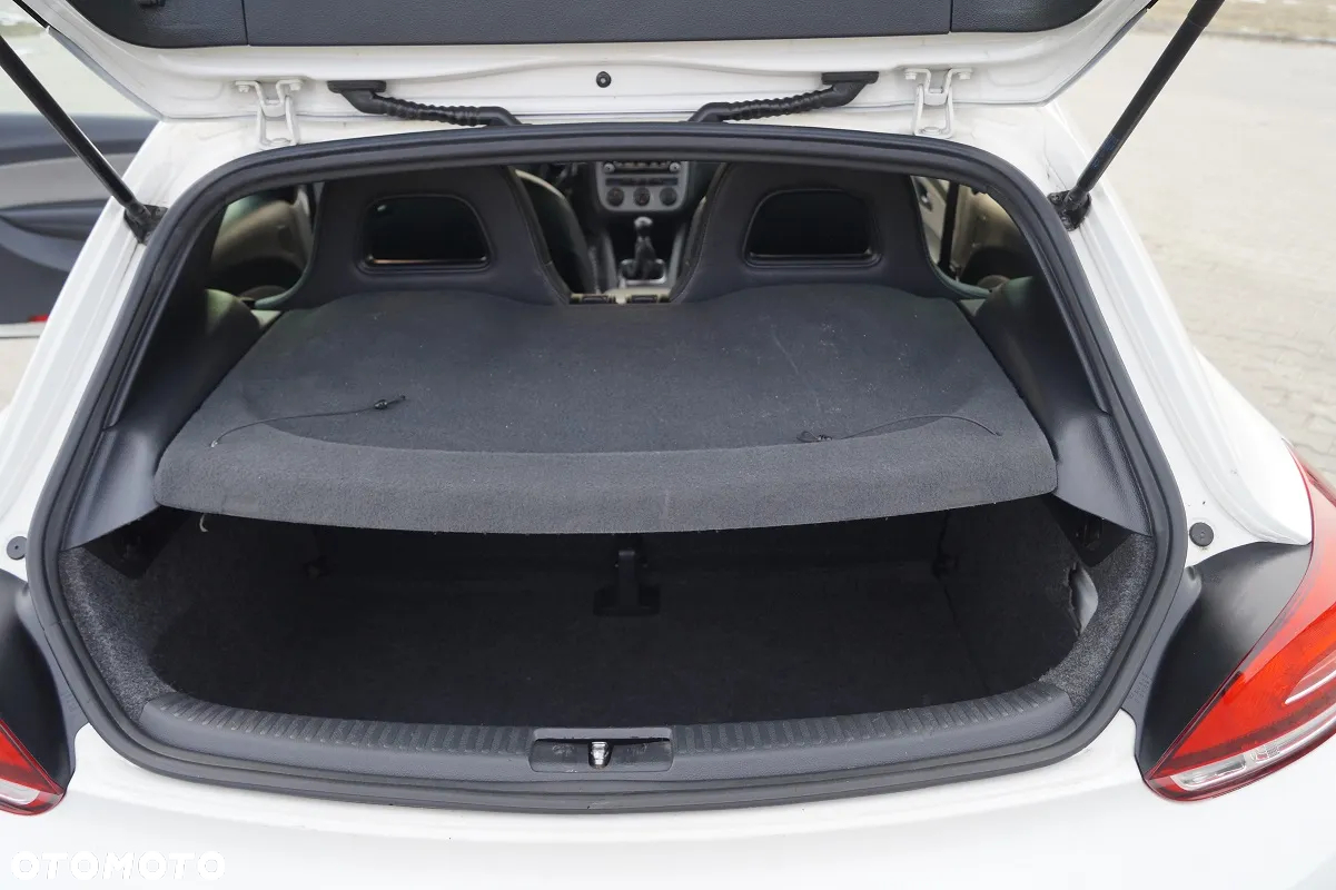 Volkswagen Scirocco 2.0 TSI - 12