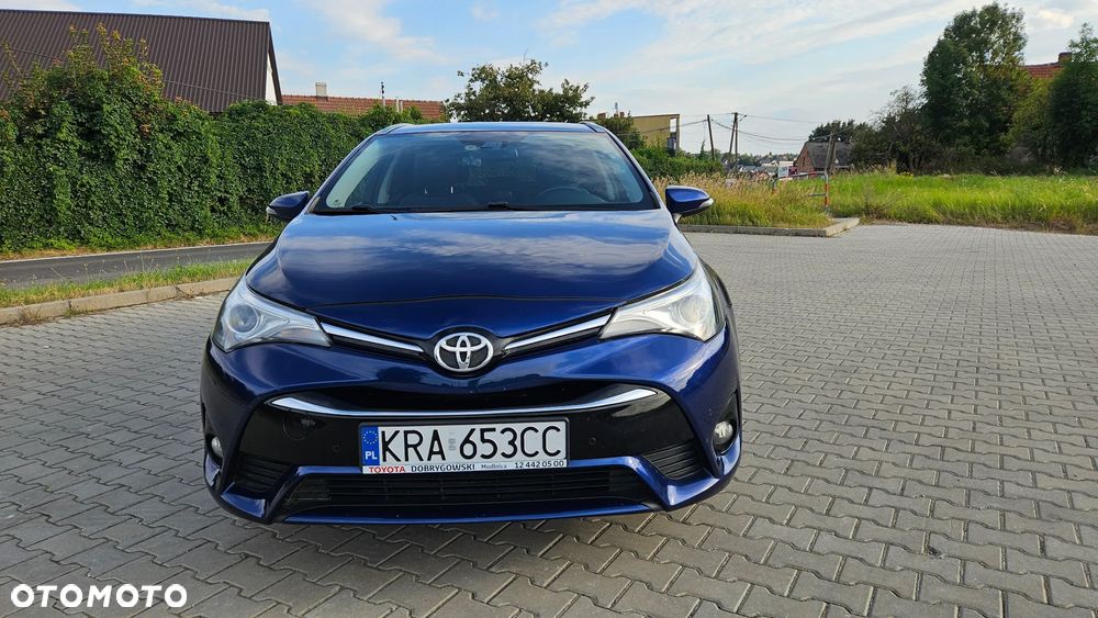 Toyota Avensis 1.8 Premium MS - 3