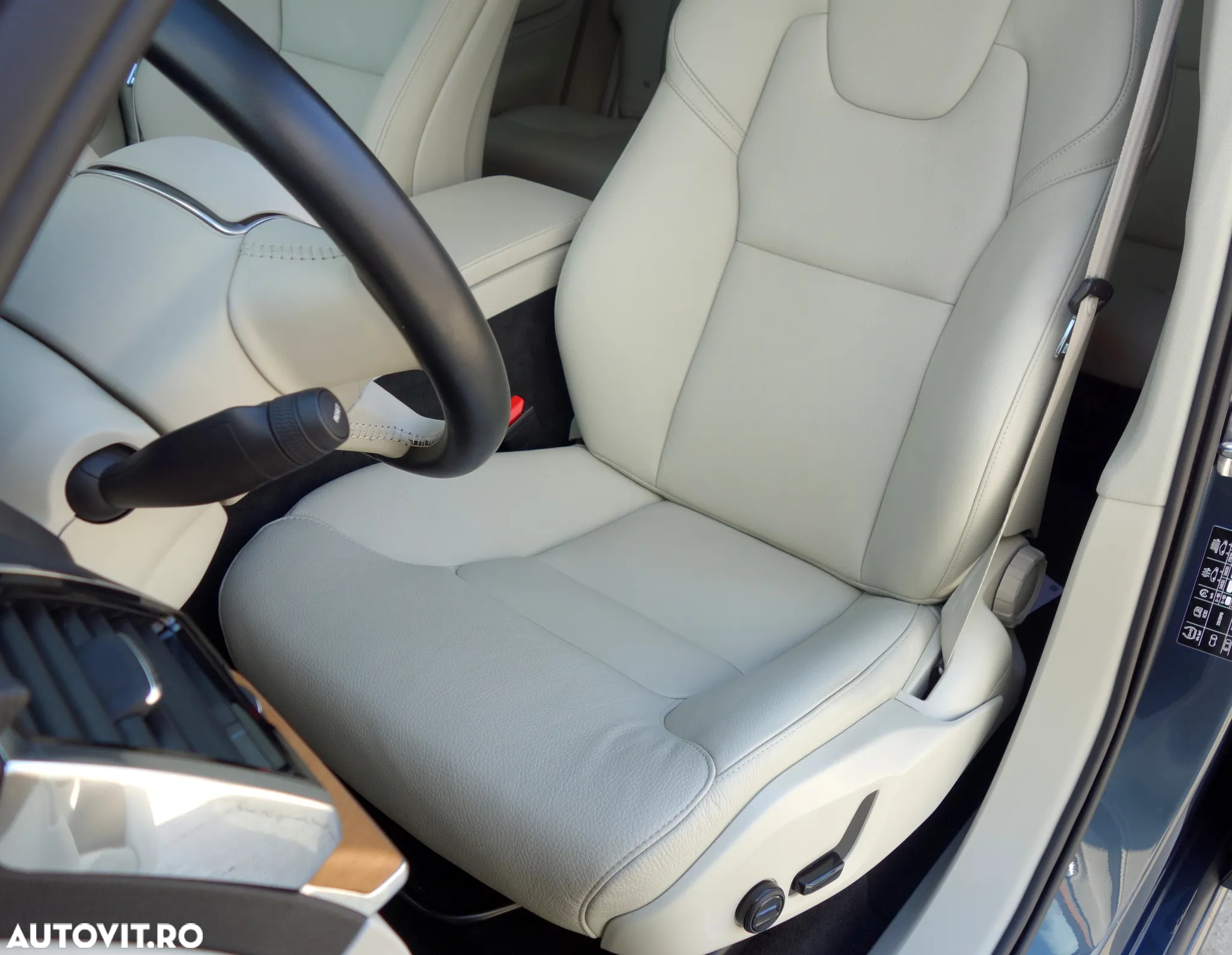 Volvo XC 90 B5 MHEV AWD 5 locuri Momentum - 19