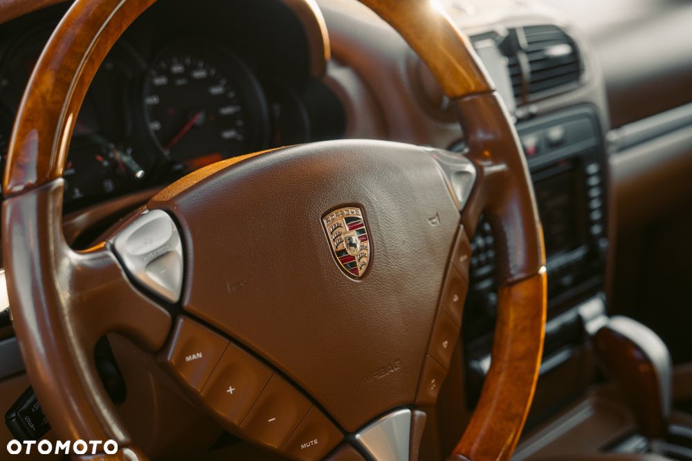 Porsche Cayenne - 12