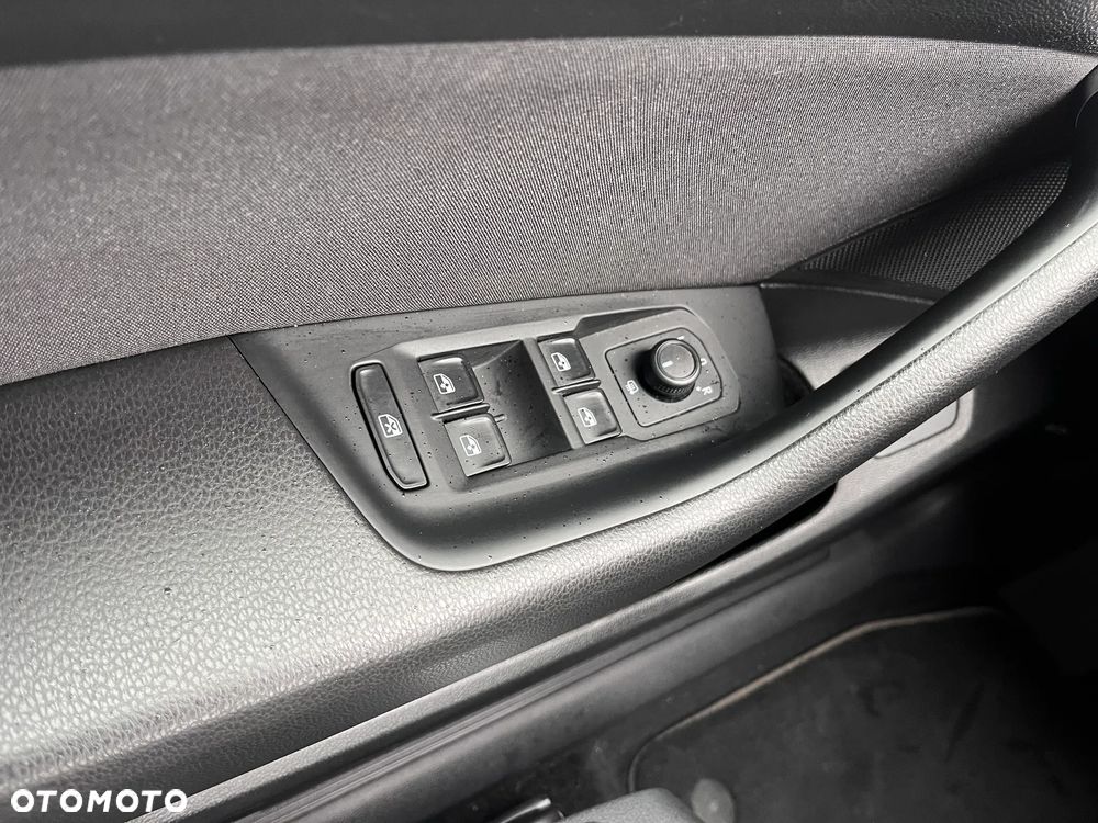 Volkswagen Passat 2.0 TSI Business DSG - 16