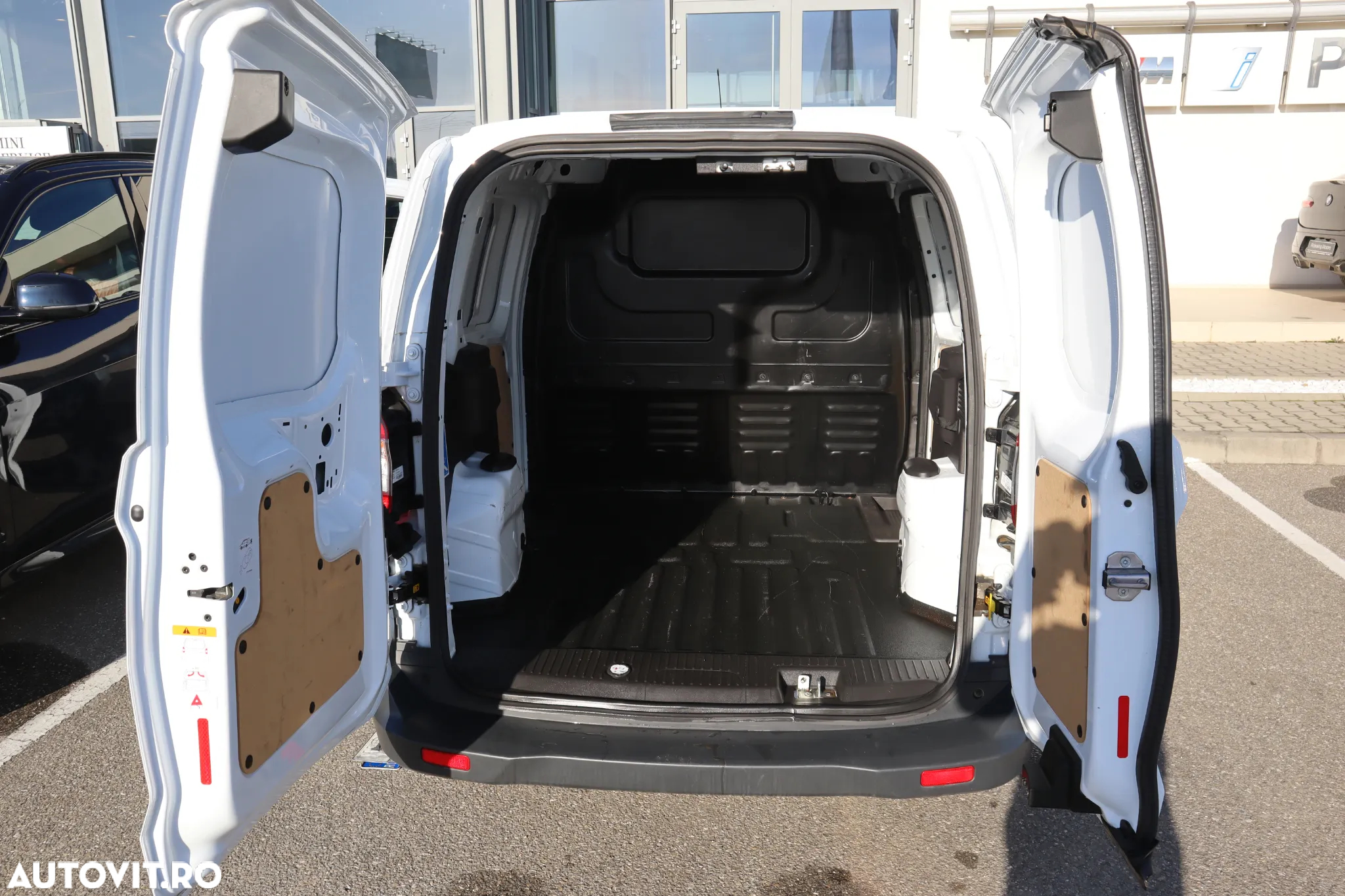 Ford Transit - 12