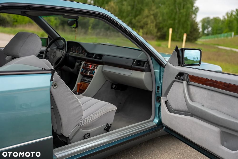 Mercedes-Benz W124 (1984-1993) - 24