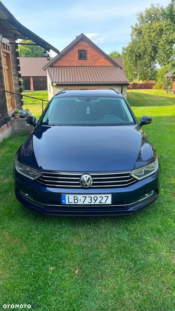 Volkswagen Passat - 1