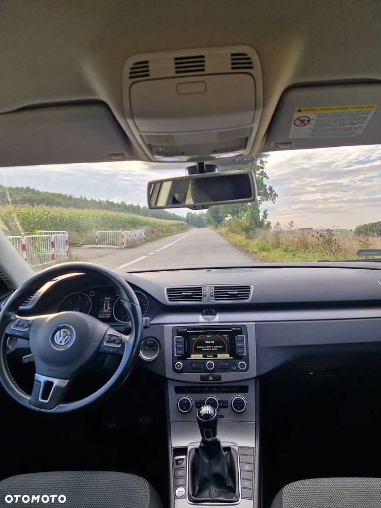 Volkswagen Passat 2.0 TDI Comfortline - 9