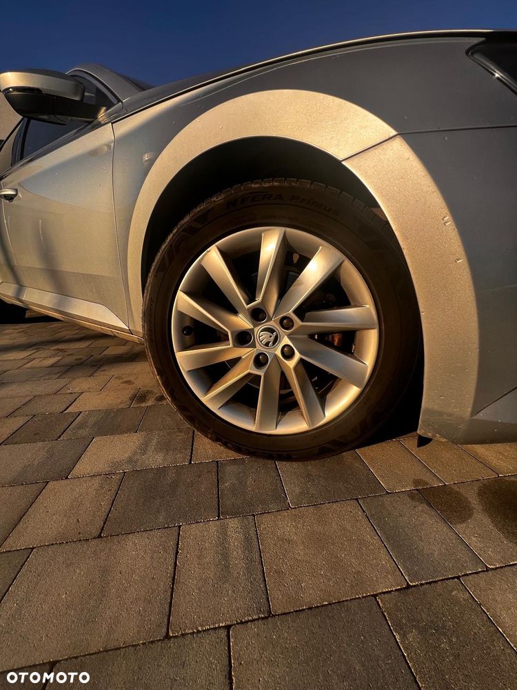 Skoda Superb 2.0 TDI Ambition - 13