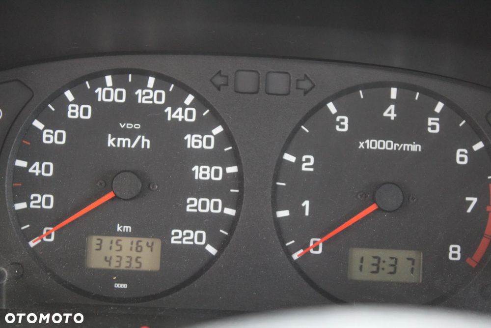 Nissan Primera 2.0 SGX - 12