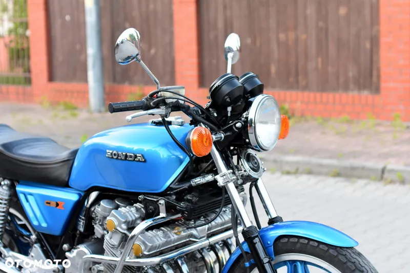 Honda CBX - 4