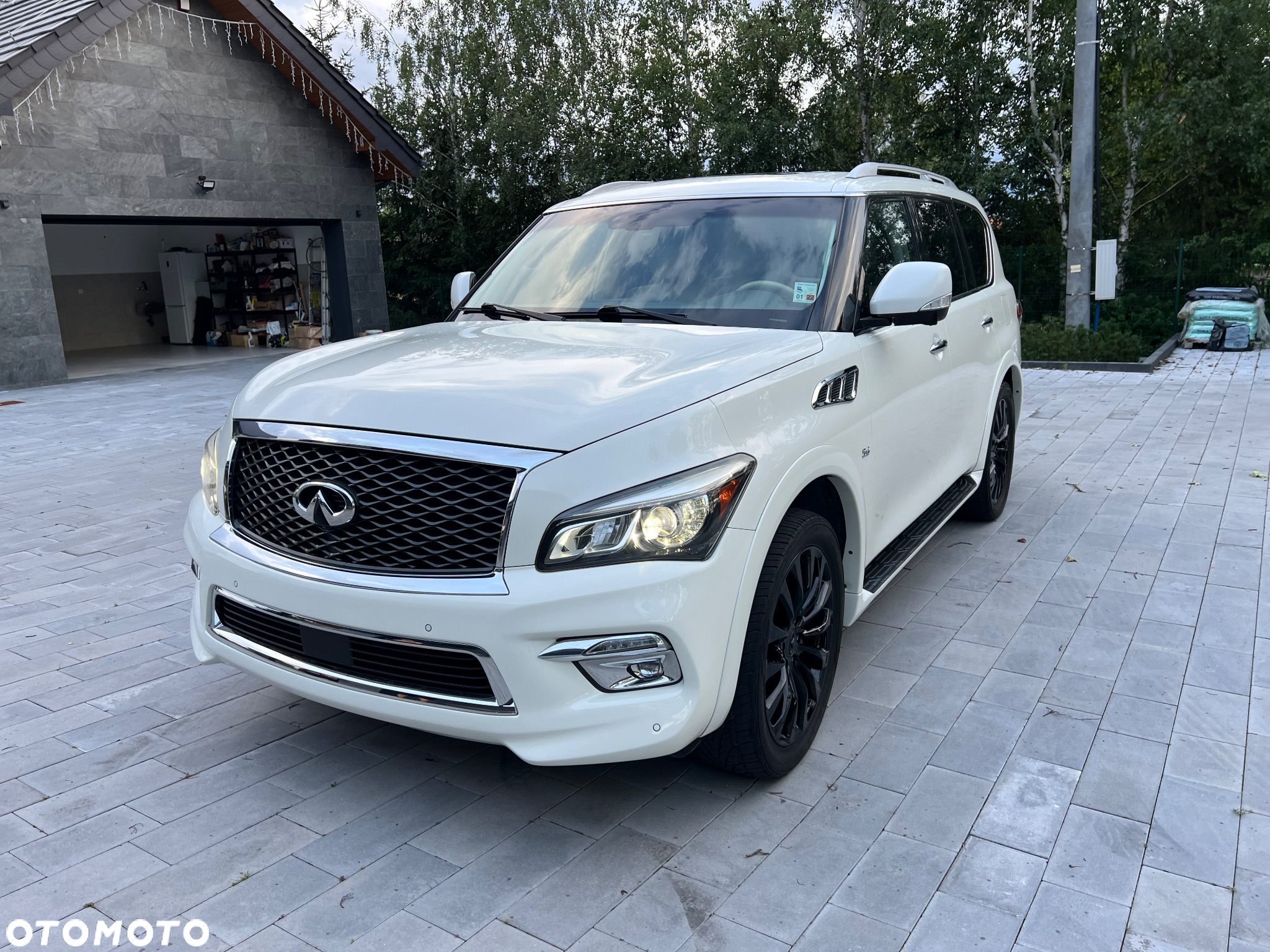 Infiniti QX80 - 3