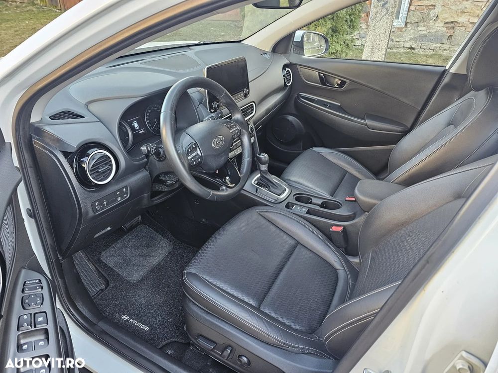Hyundai KONA - 10