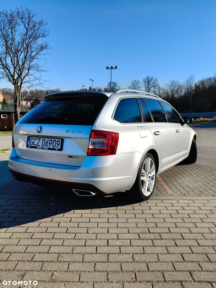 Skoda Octavia 2.0 TDI DSG RS - 3