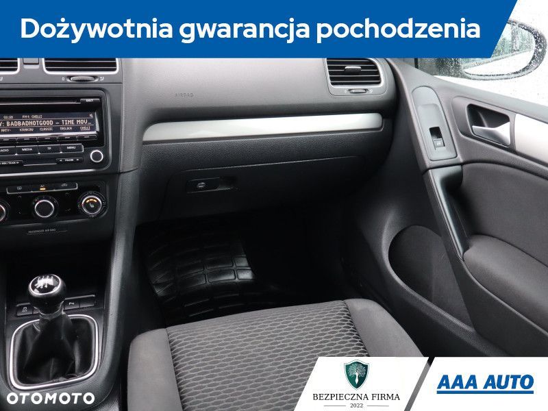 Volkswagen Golf - 10