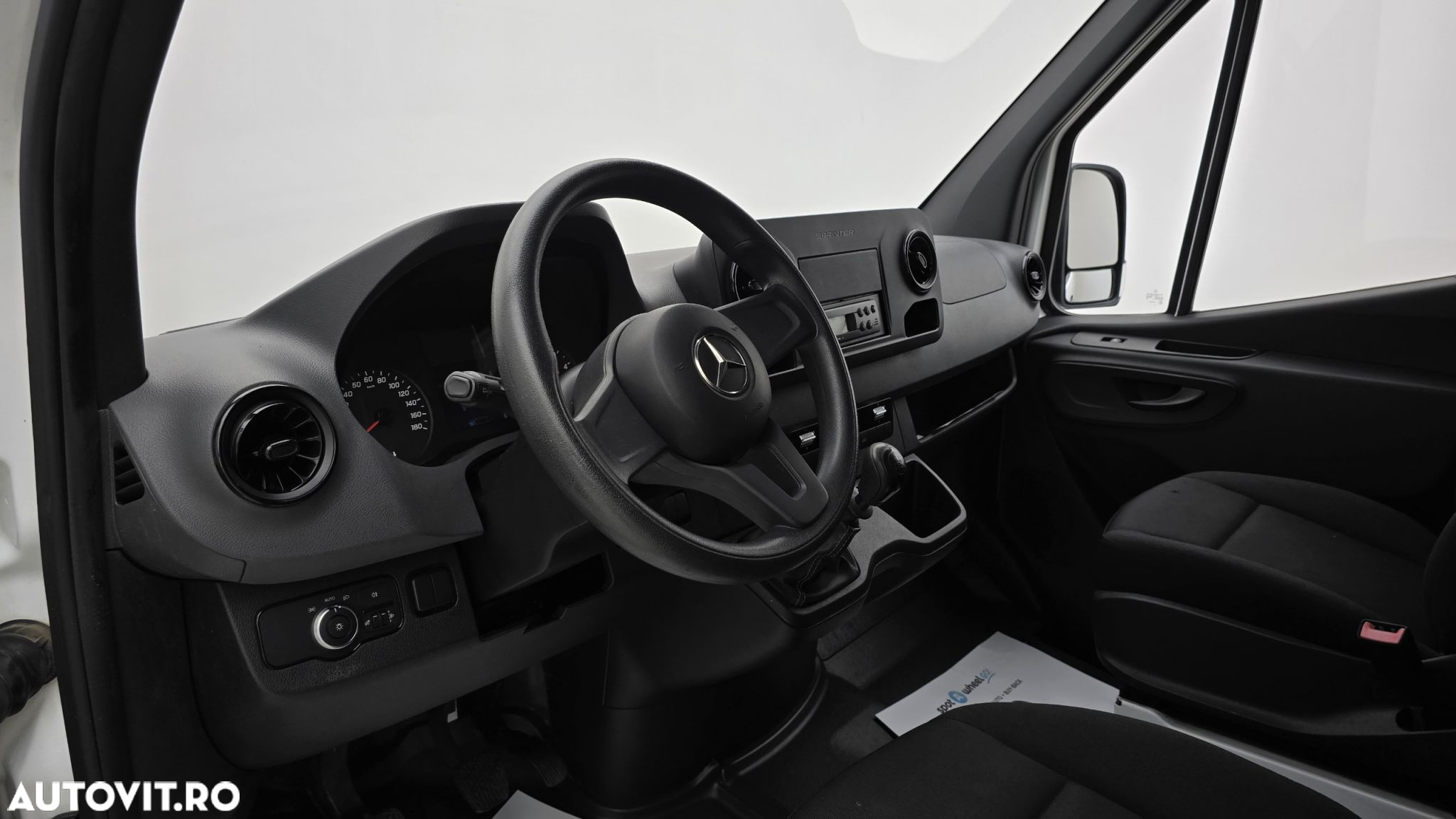 Mercedes-Benz Sprinter - 13